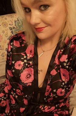 Blonde, independent escort 130lb